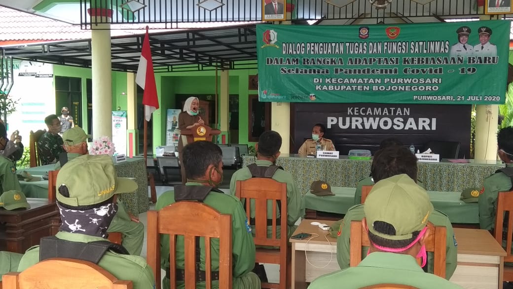 hadapi adaptasi kebiasaan baru, Bupati Bojonegoro tingkatkan tugas dan fungsi satlinmas Kec.Purwosar