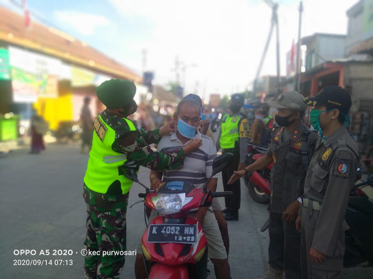 SOSIALISASI PROTOKOL COVID-19 DAN PENERTIBAN MASKER