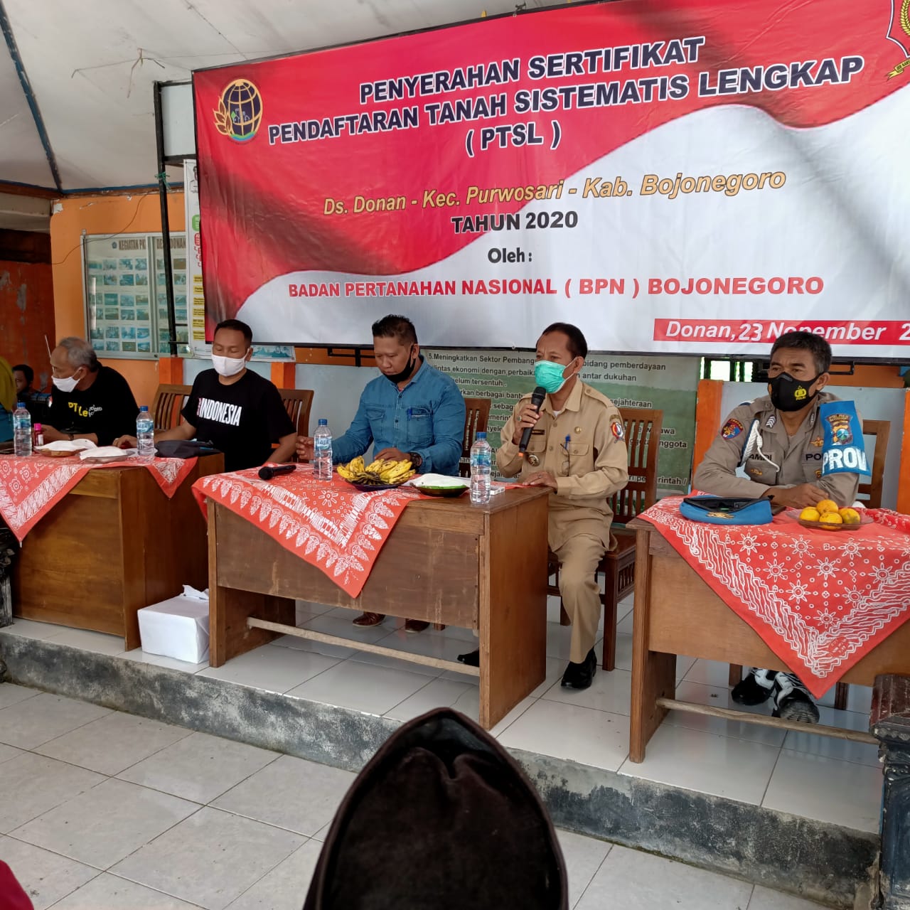 PENYERAHAN SERTIFIKAT TANAH PROGRAM PTSL DESA DONAN